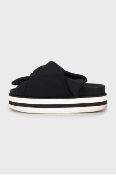 High-soled flip-flops