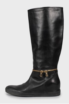 Black leather boots with zipper