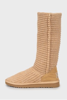 Beige knitted boots