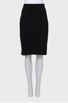 Black fitted skirt