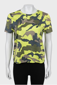 Cropped T-shirt with military print