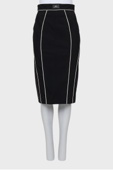 Black skirt with raised seams