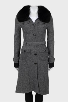 Single-breasted coat with fur collar