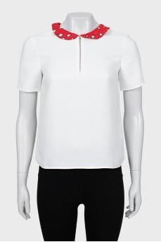 White T-shirt with printed collar