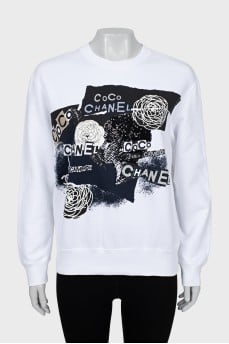 White sweatshirt with print