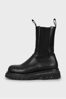 Men's black leather Chelsea boots