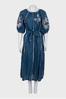 Linen embroidered dress with buttons
