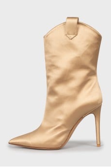 Textile boots with pointed toe