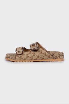 Men's slippers in signature print