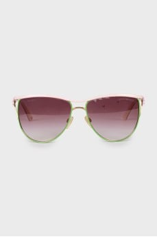 Sunglasses with pink lenses