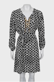 Printed dress decorated with chain