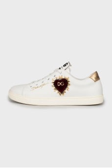 White leather sneakers with patch