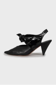 Leather slingbacks with lacquer bow