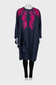 Loose-fitting raincoat without fastening