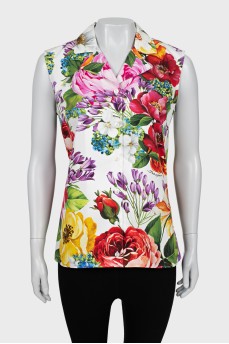 Sleeveless floral blouse