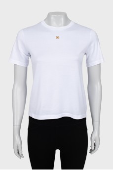 T-shirt with metal logo and tag
