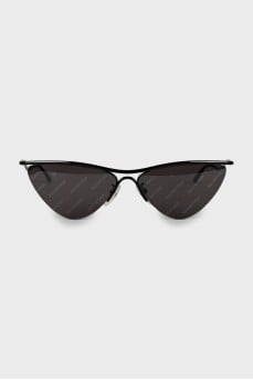 Triangular sunglasses in signature print