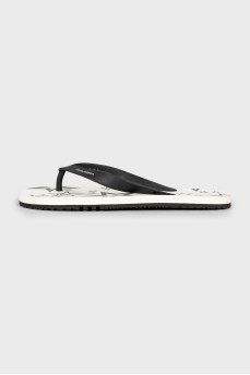 Rubber flip-flops black and white