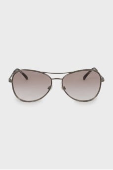 Aviator sunglasses with decorative arms