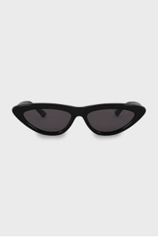 Oval sunglasses in black