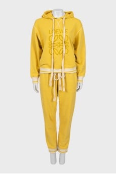 Tracksuit with embroidered logo