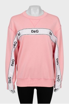 Sweatshirt decorated with sequins