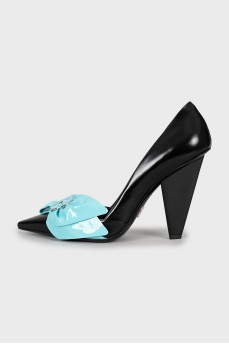 Sculpted heels with bow