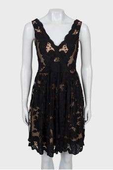 Fitted guipure dress