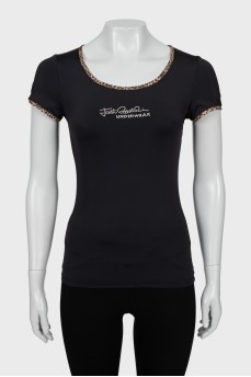 Fitted animal print T-shirt