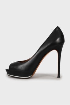 Open toe leather shoes