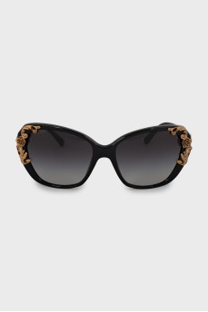 Sunglasses with metallic decor