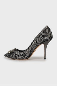 Lace shoes decorated with rhinestones