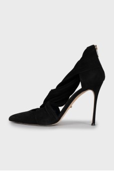 Pointed toe suede shoes