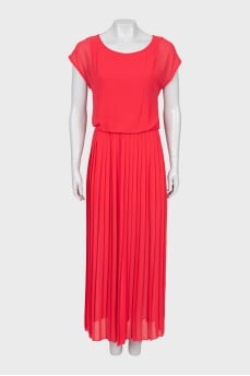 Pink dress with pleated hem