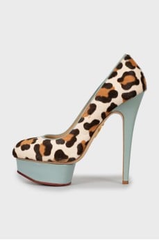 Printed leather shoes