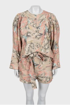 Printed mini shorts suit
