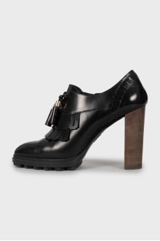 Leather ankle boots with wooden heels
