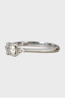 Gold ring with diamonds