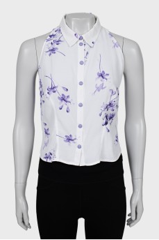 Top with buttons in floral print