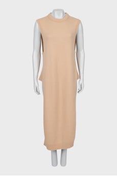 Knitted dress of a free cut
