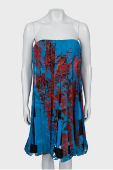 Bodycon dress decorated with ribbons