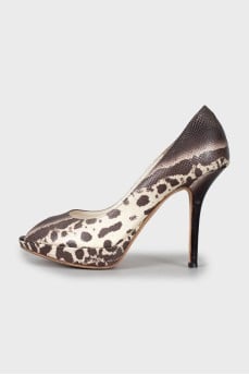 Animal print leather shoes
