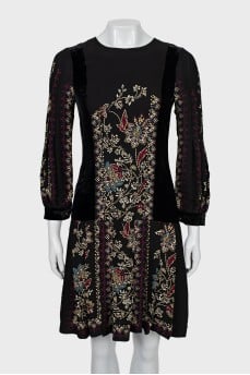 Fitted dress with velor inserts
