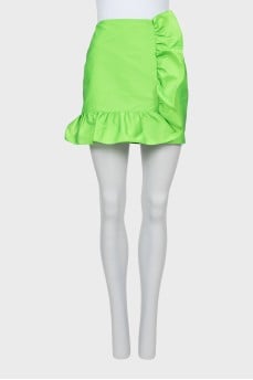 Skirt decorated with frill and tag