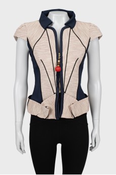 Fitted vest with zipper