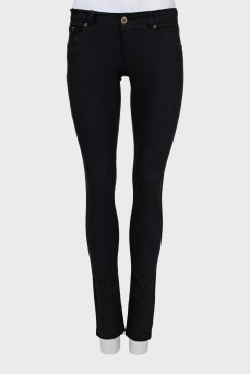 Mid-rise black trousers