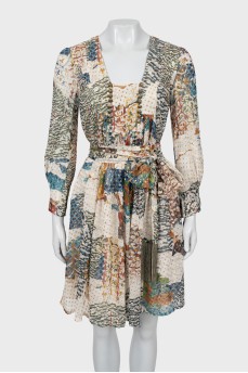Printed fitted dress with square neckline