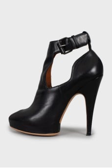 Leather ankle boots with high heels