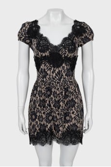 Short sleeve dress with lace