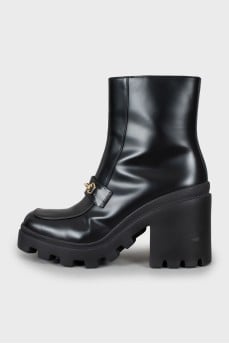 Leather ankle boots with chunky soles